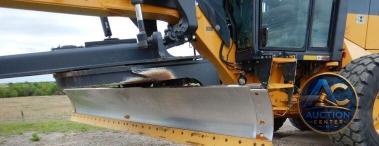 2015 John Deere 672G  motor grader