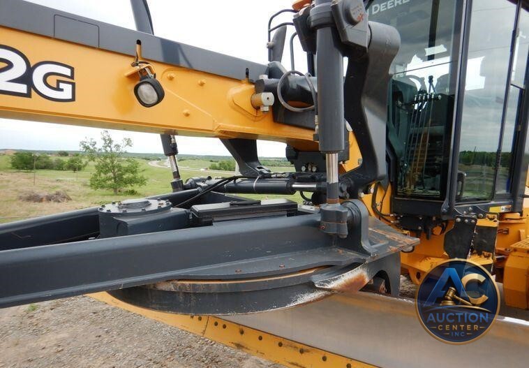 2015 John Deere 672G  motor grader