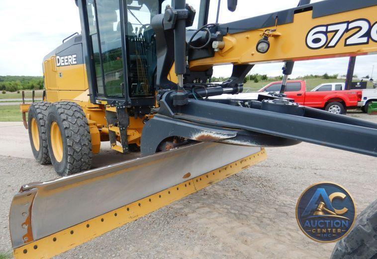 2015 John Deere 672G  motor grader