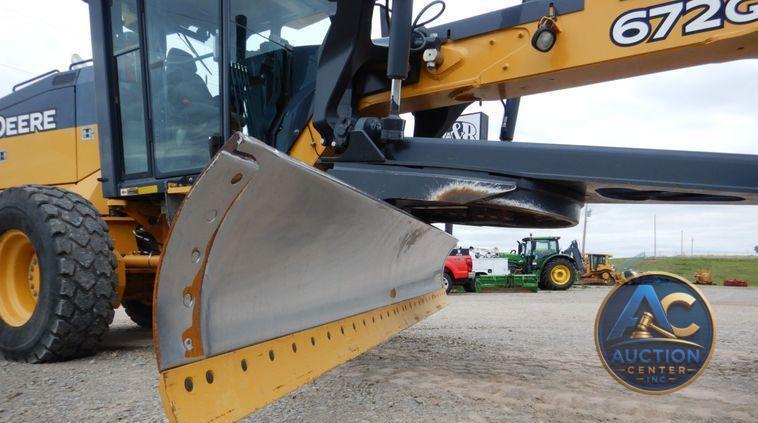2015 John Deere 672G  motor grader