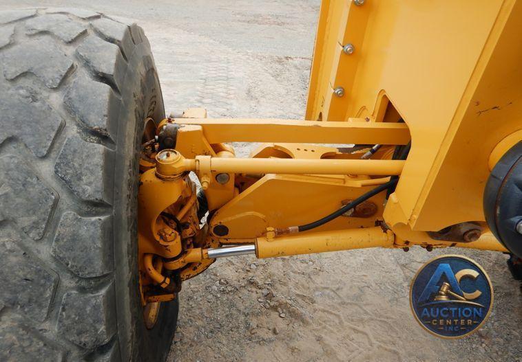 2015 John Deere 672G  motor grader