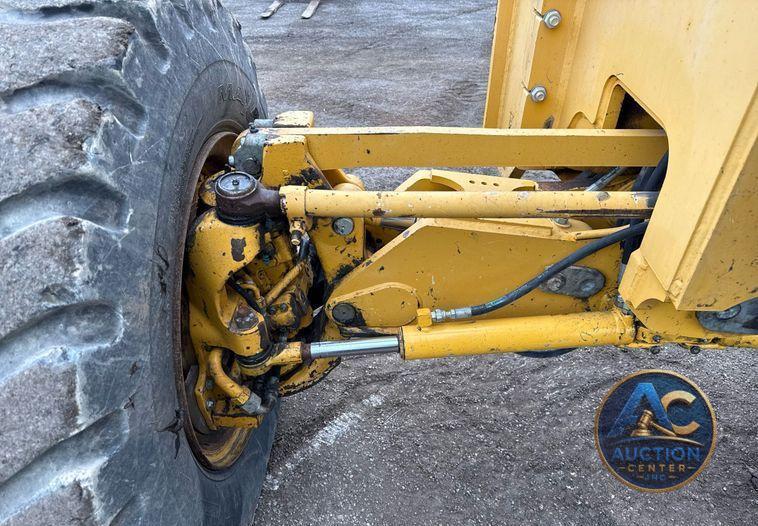 2015 John Deere 872GP motor grader
