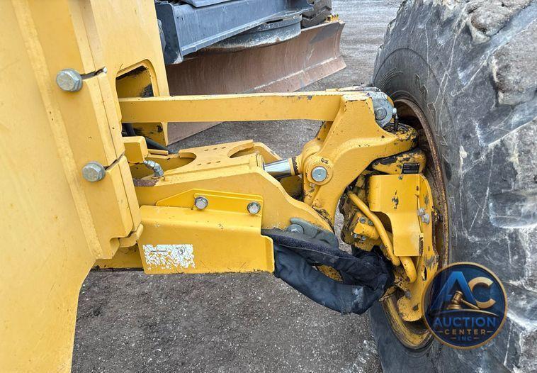 2015 John Deere 872GP motor grader