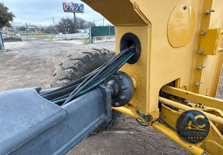 2015 John Deere 872GP motor grader