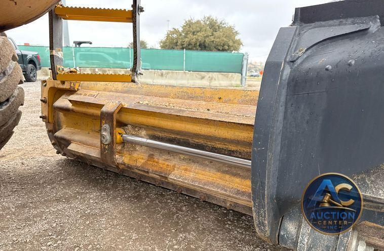 2015 John Deere 872GP motor grader