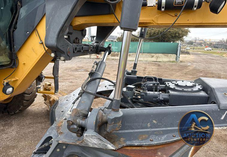 2015 John Deere 872GP motor grader