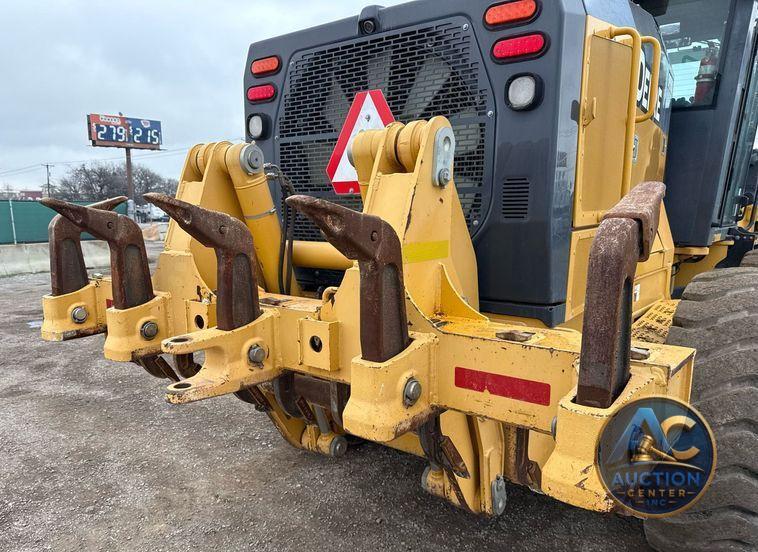 2015 John Deere 872GP motor grader