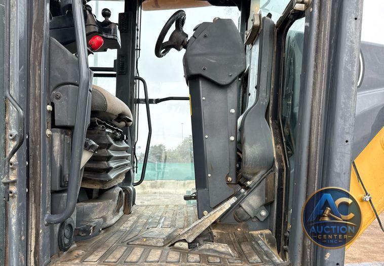 2015 John Deere 872GP motor grader