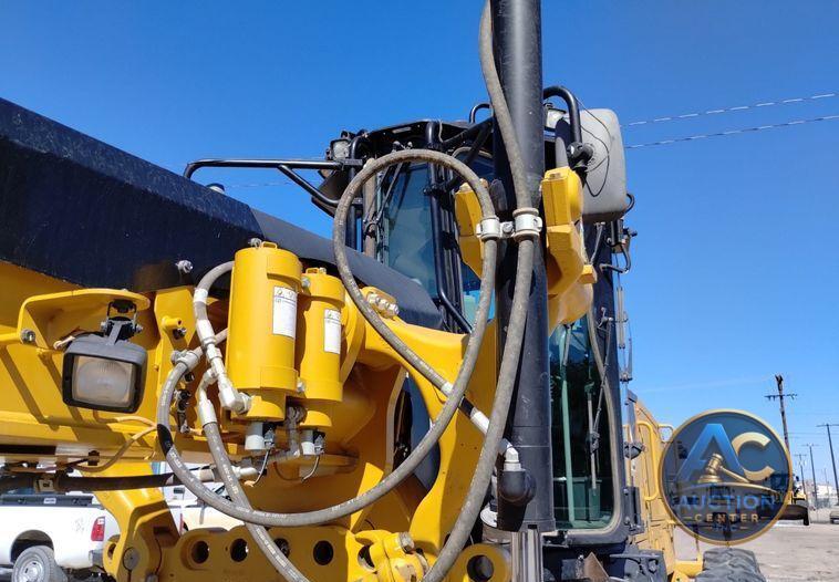 2017 Caterpillar 140M3  motor grader