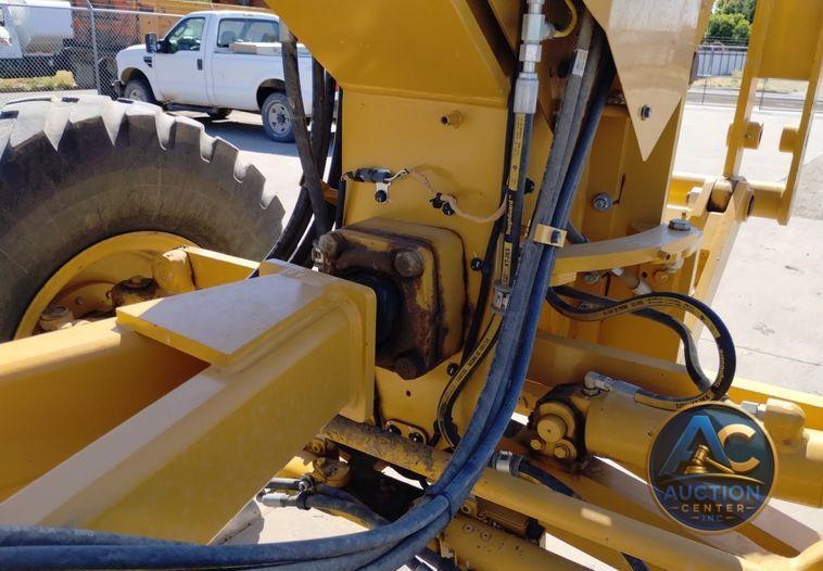 2017 Caterpillar 140M3  motor grader