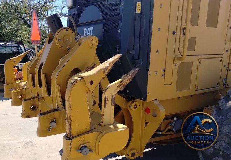 2017 Caterpillar 140M3  motor grader