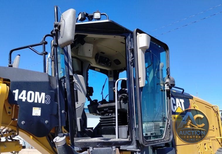 2017 Caterpillar 140M3  motor grader