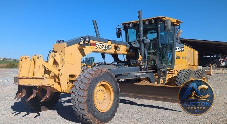 2012 John Deere 772GP  motor grader