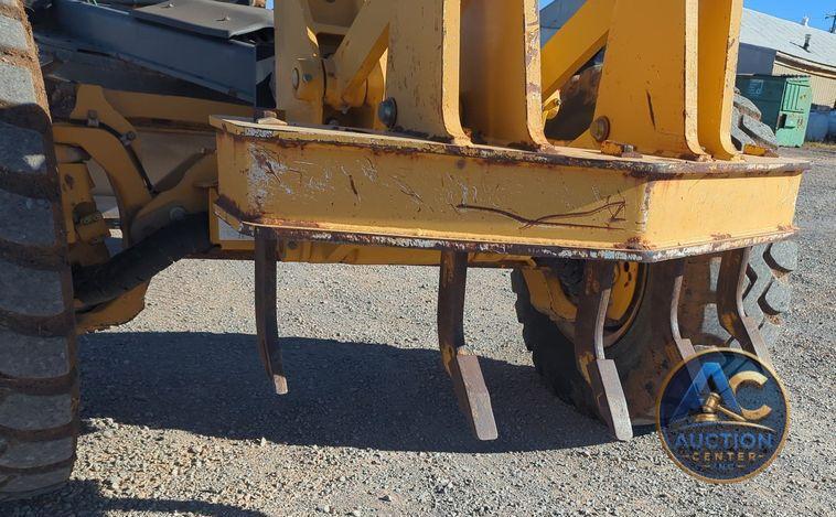 2012 John Deere 772GP  motor grader