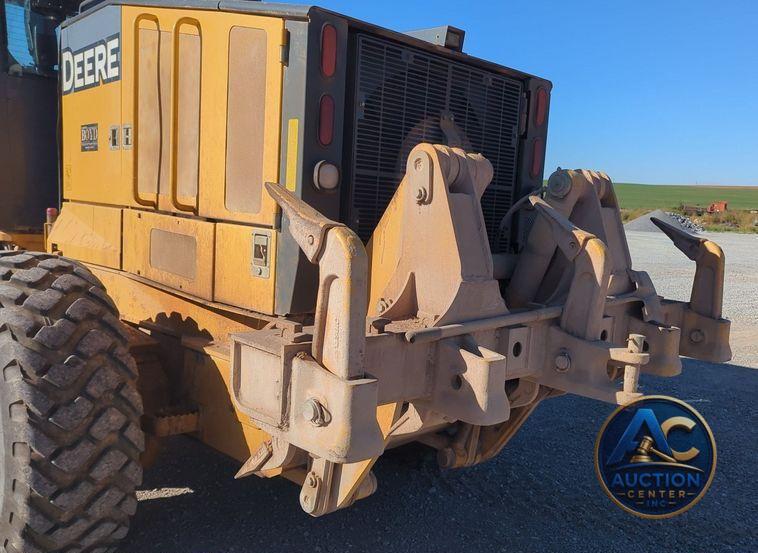 2012 John Deere 772GP  motor grader