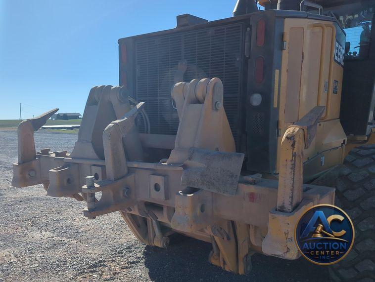 2012 John Deere 772GP  motor grader