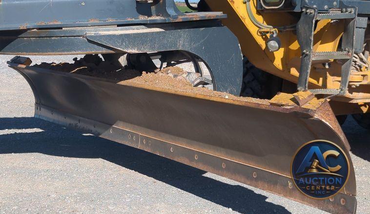 2012 John Deere 772GP  motor grader