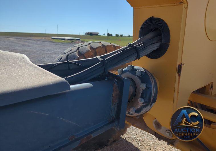 2012 John Deere 772GP  motor grader