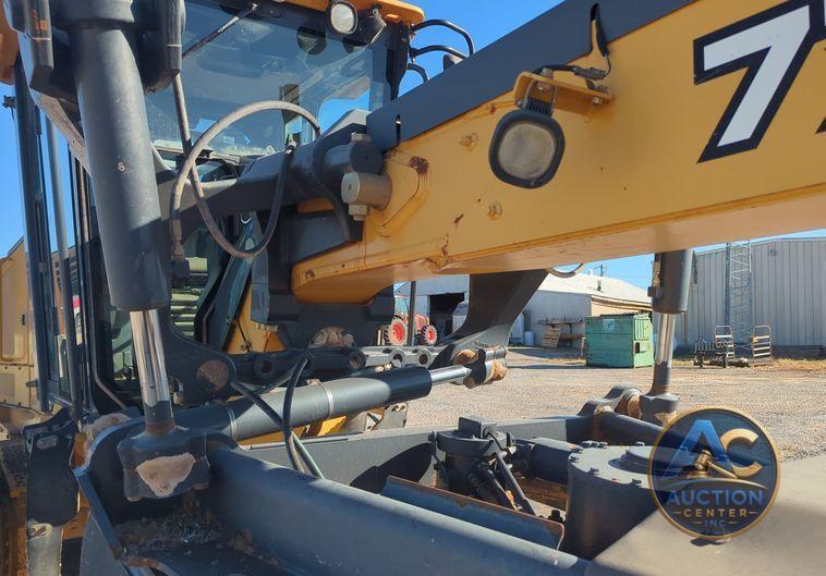 2012 John Deere 772GP  motor grader