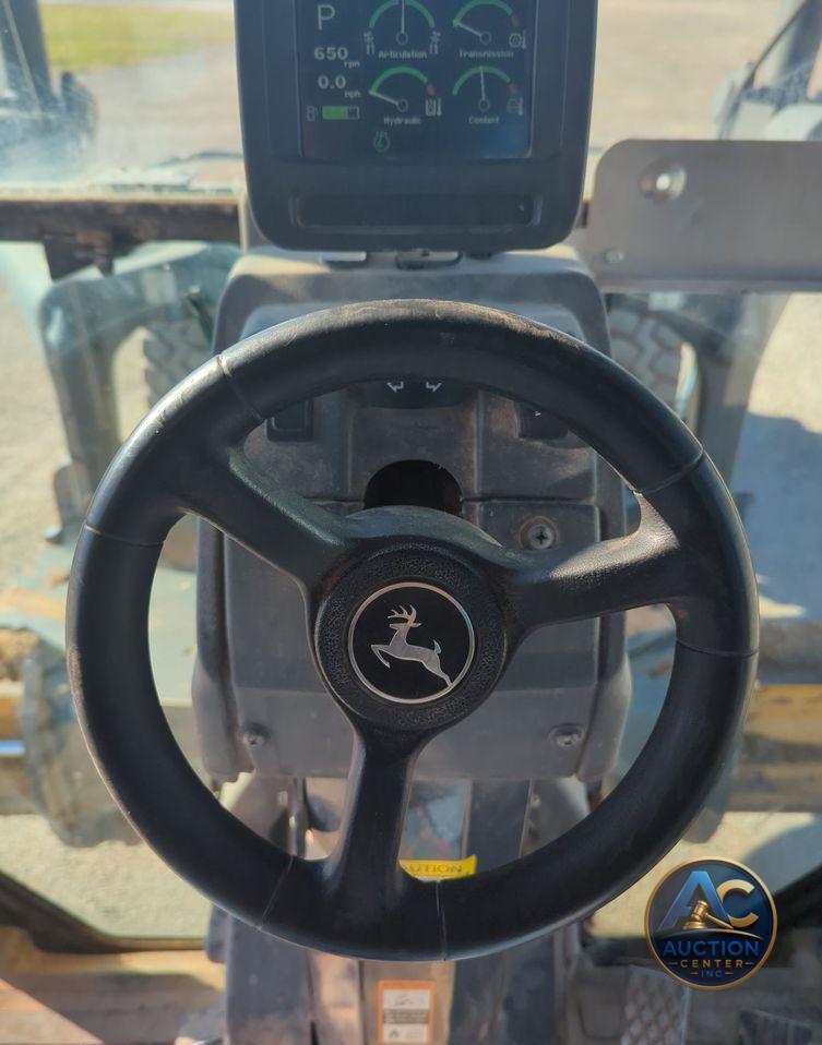 2012 John Deere 772GP  motor grader