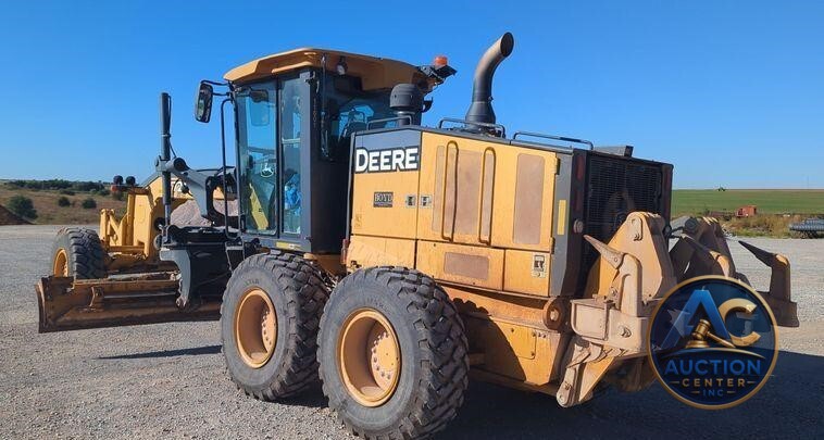 2012 John Deere 772GP  motor grader