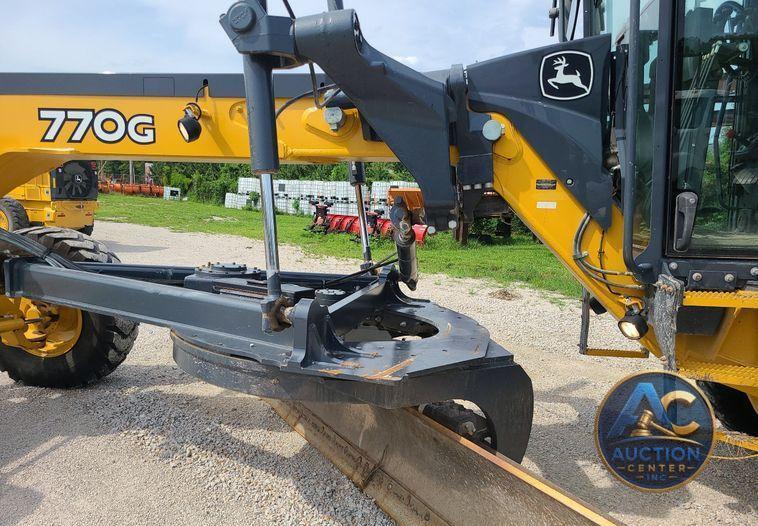 2016 John Deere 770G  motor grader