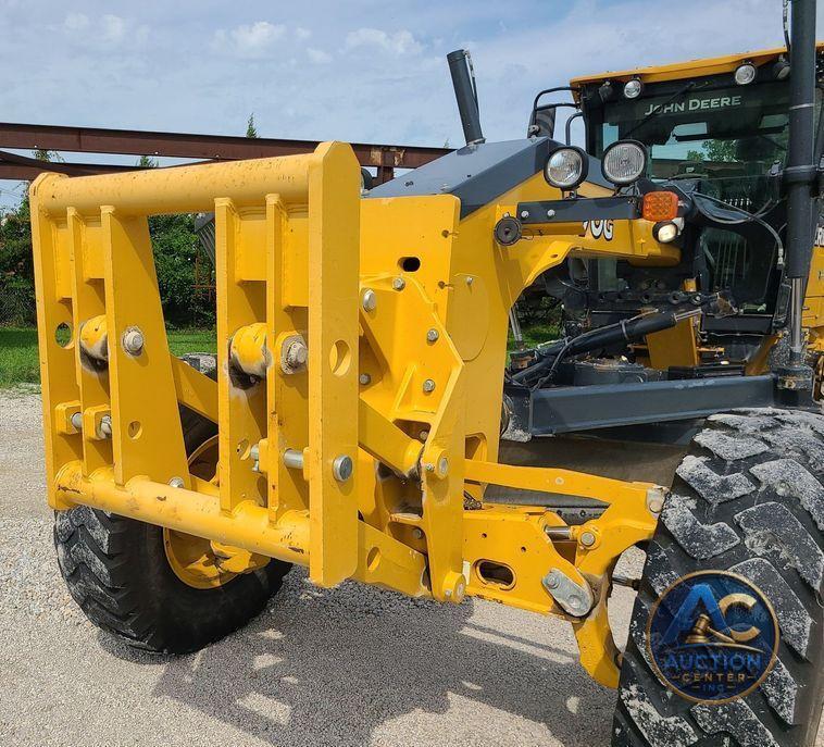 2016 John Deere 770G  motor grader
