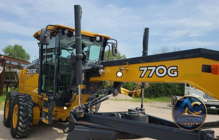 2016 John Deere 770G  motor grader