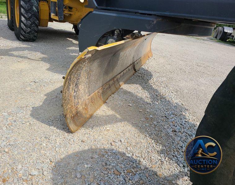 2016 John Deere 770G  motor grader