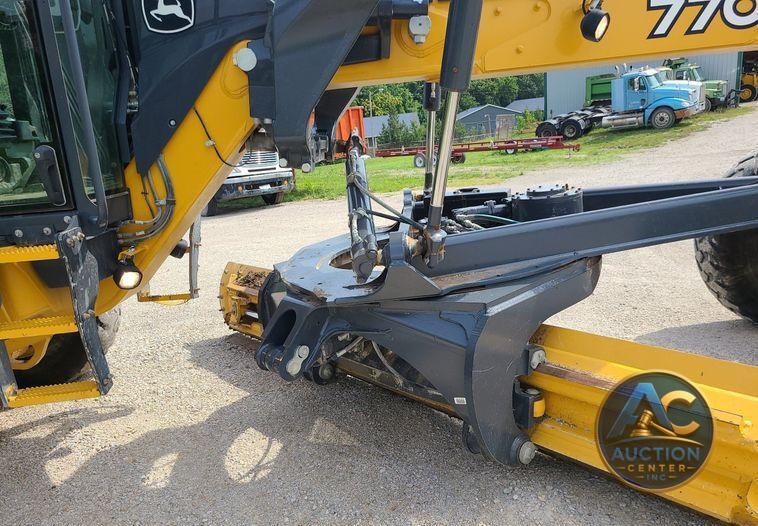 2016 John Deere 770G  motor grader