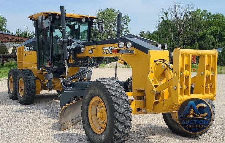 2016 John Deere 770G  motor grader