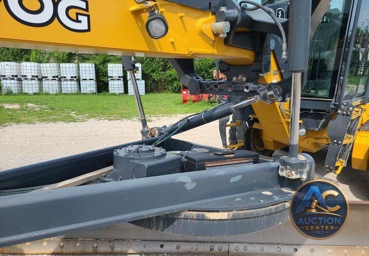 2016 John Deere 770G  motor grader
