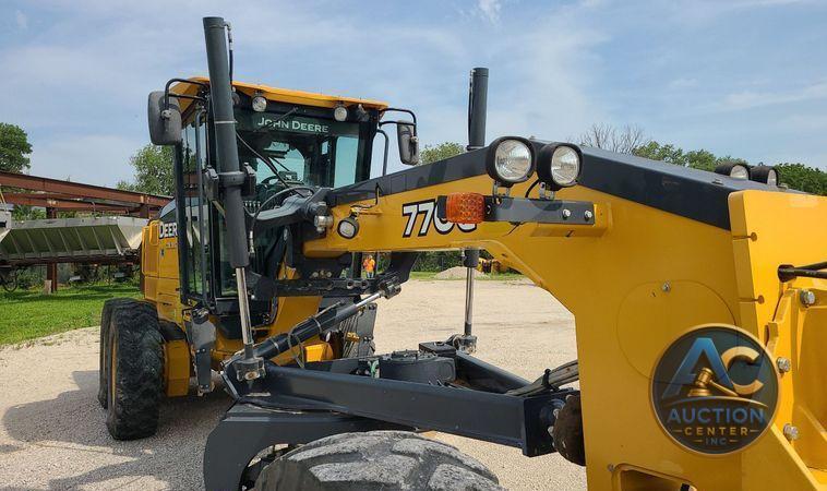 2016 John Deere 770G  motor grader