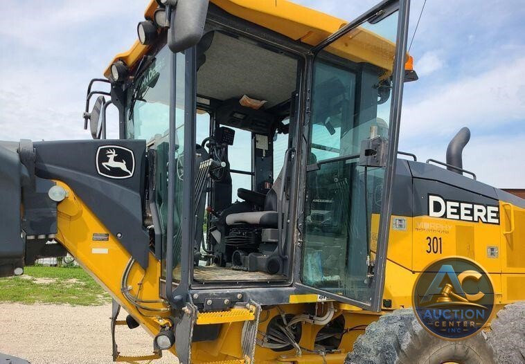 2016 John Deere 770G  motor grader