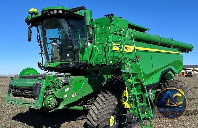 2022 John Deere X9 1100 Signature Edition RWA combine