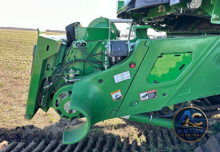 2022 John Deere X9 1100 Signature Edition RWA combine