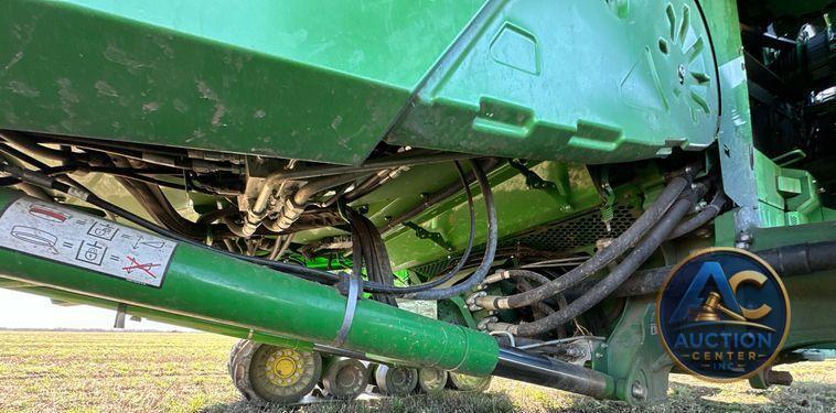 2022 John Deere X9 1100 Signature Edition RWA combine