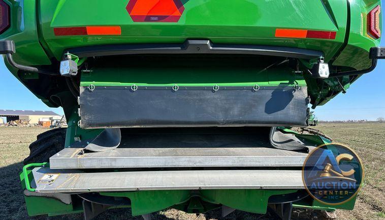 2022 John Deere X9 1100 Signature Edition RWA combine