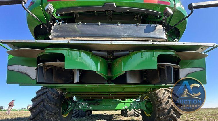 2022 John Deere X9 1100 Signature Edition RWA combine