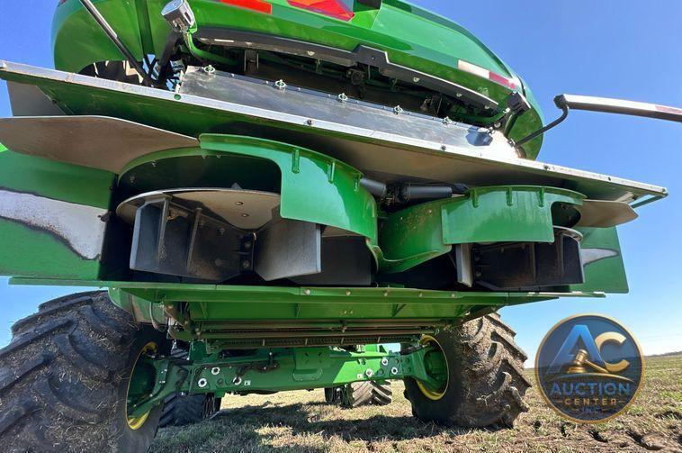 2022 John Deere X9 1100 Signature Edition RWA combine