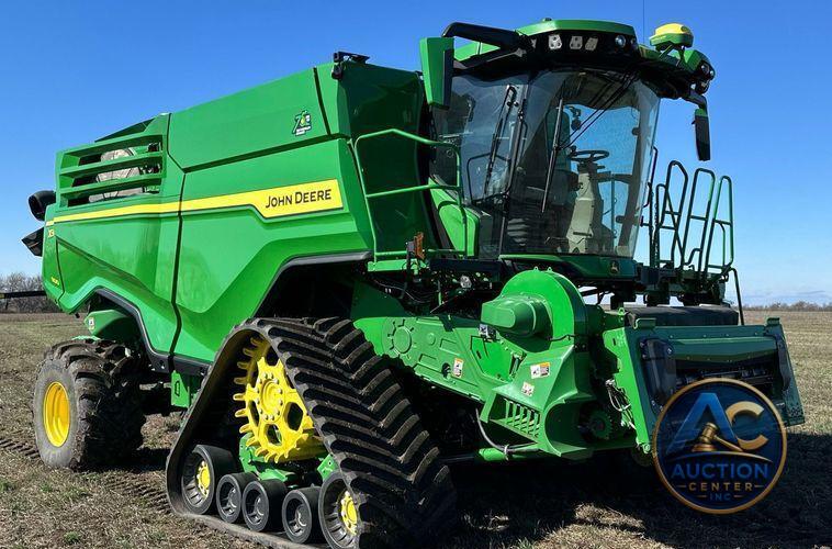 2022 John Deere X9 1100 Signature Edition RWA combine
