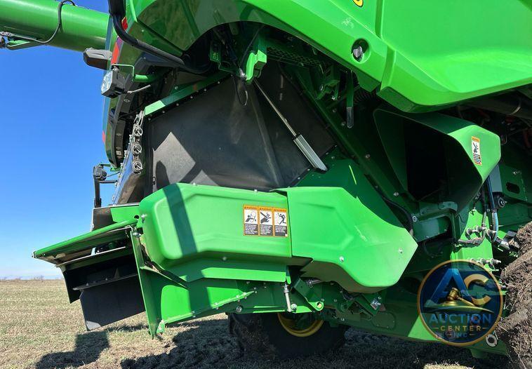 2022 John Deere X9 1100 Signature Edition RWA combine