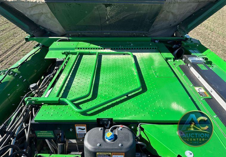2022 John Deere X9 1100 Signature Edition RWA combine