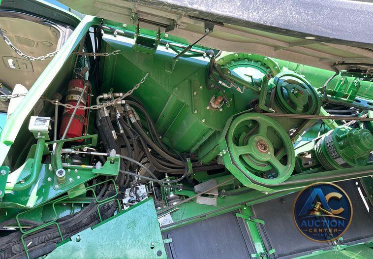 2022 John Deere X9 1100 Signature Edition RWA combine