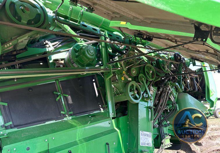 2022 John Deere X9 1100 Signature Edition RWA combine