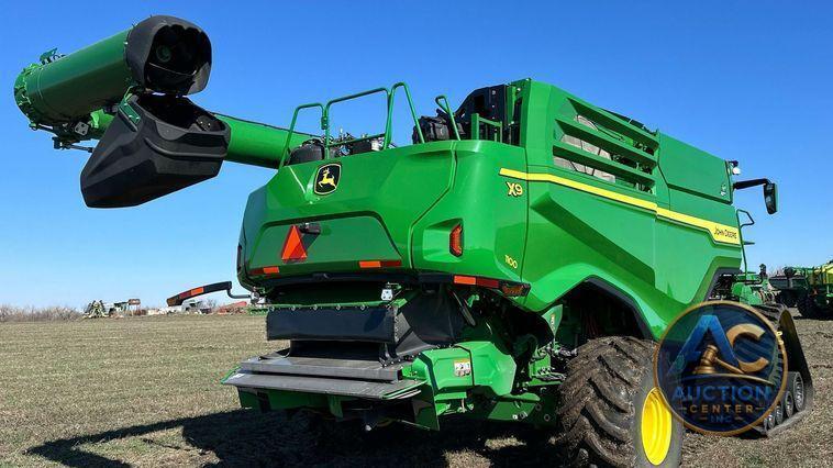 2022 John Deere X9 1100 Signature Edition RWA combine