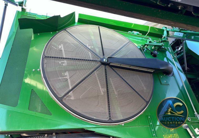 2022 John Deere X9 1100 Signature Edition RWA combine