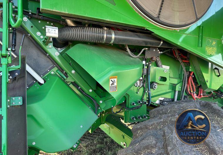 2022 John Deere X9 1100 Signature Edition RWA combine