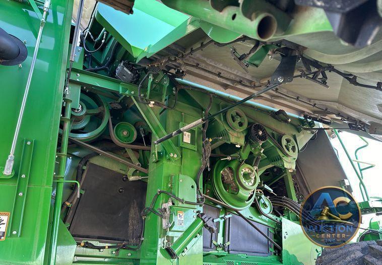 2022 John Deere X9 1100 Signature Edition RWA combine