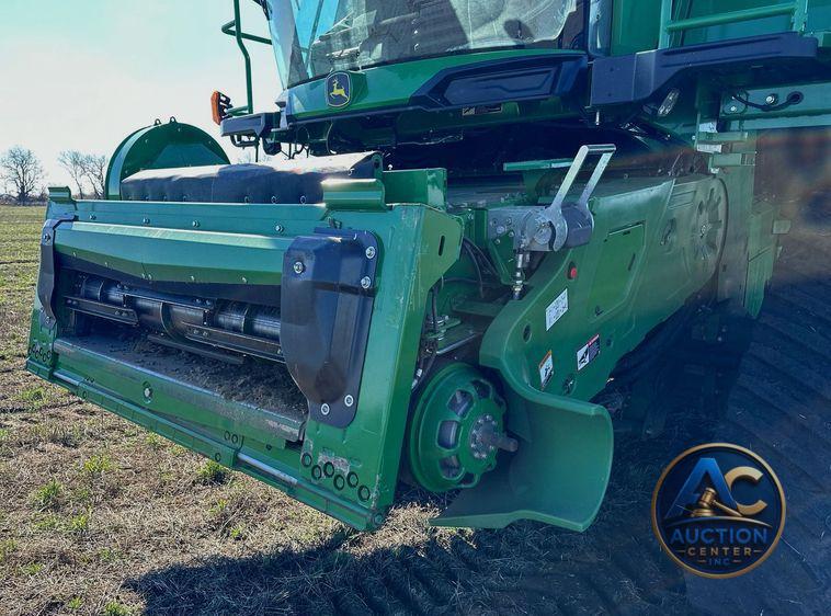2022 John Deere X9 1100 Signature Edition RWA combine
